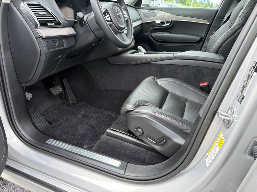 Used 2023 Volvo XC90 B6 Ultimate w/ Protection Package Premier AWD/4WD image 9