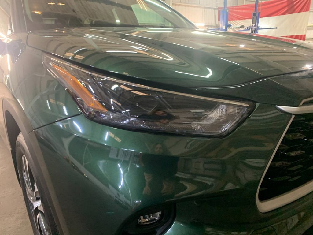 Used 2023 Toyota Highlander XLE image 36