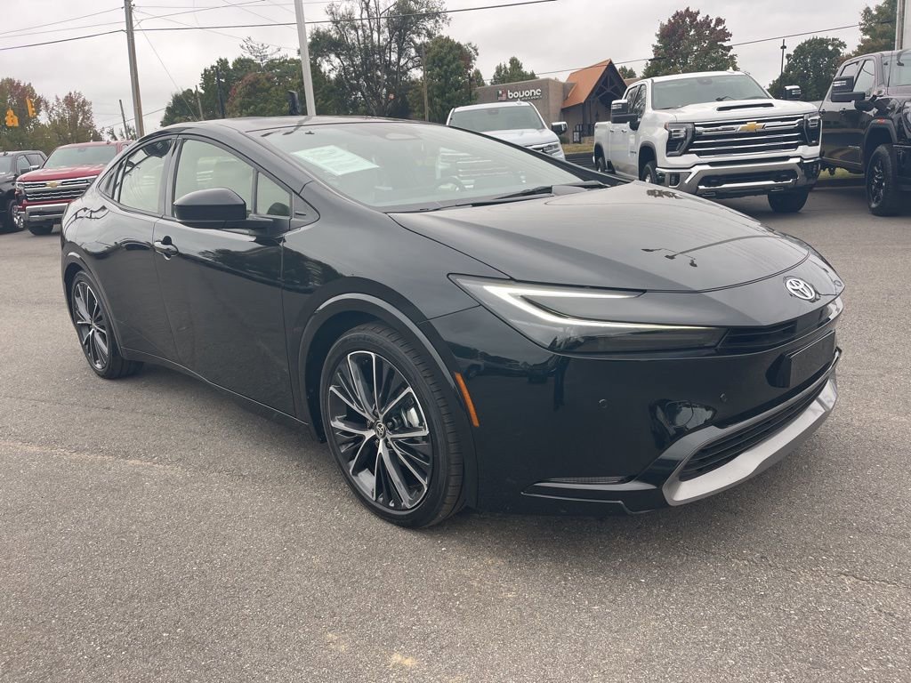 Used 2024 Toyota Prius XLE image 7