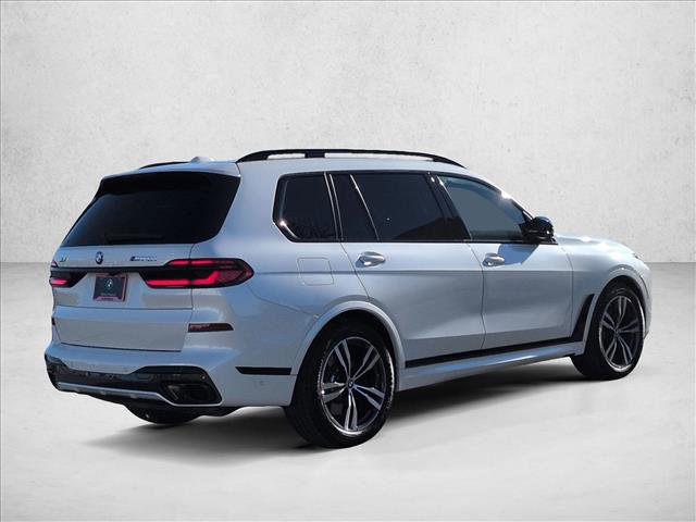 Used 2025 BMW X7 M60i image 5