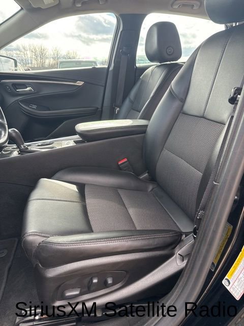 Used 2018 Chevrolet Impala LT FWD image 17