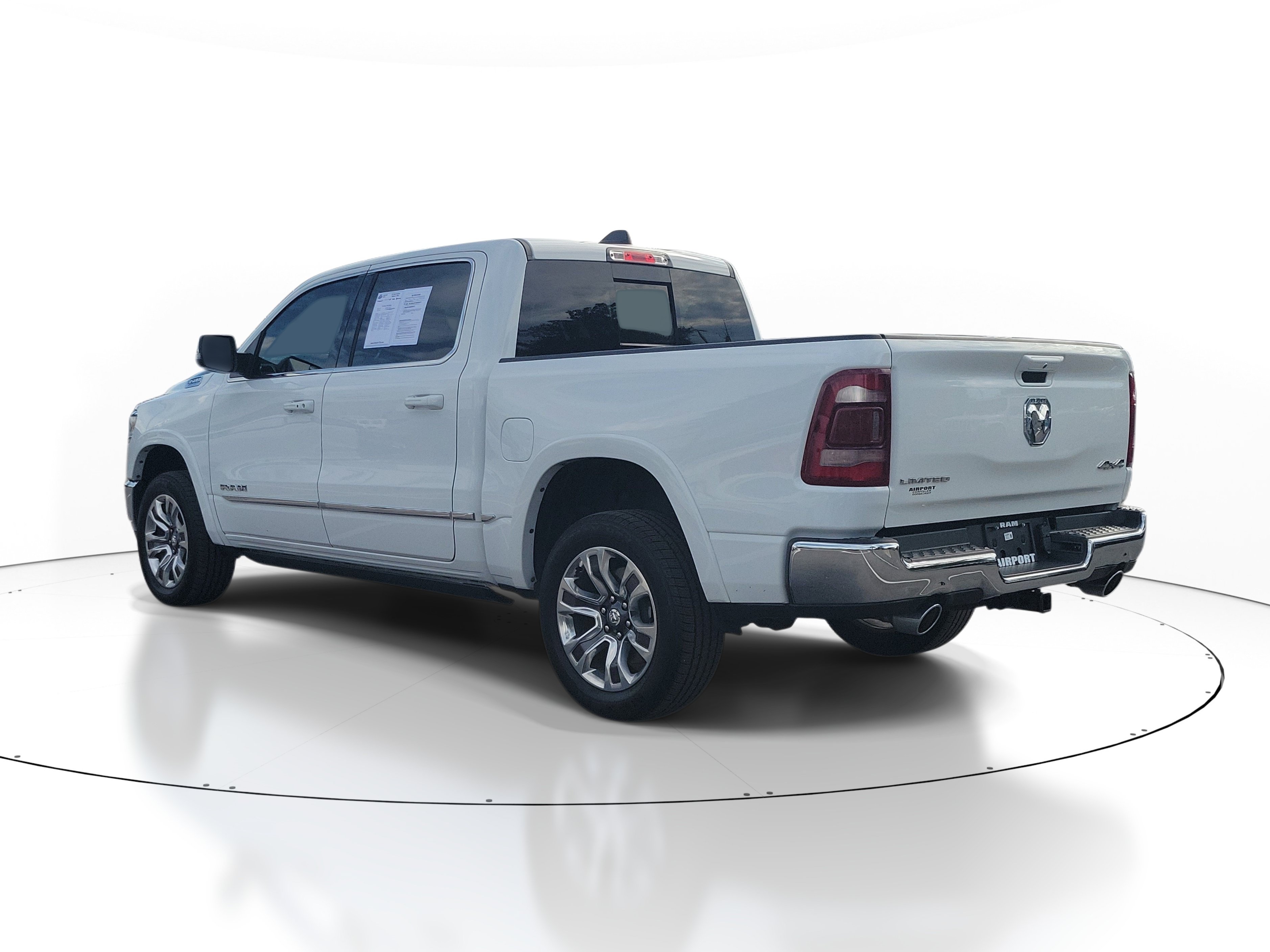 Used 2024 RAM 1500 Limited AWD/4WD image 3