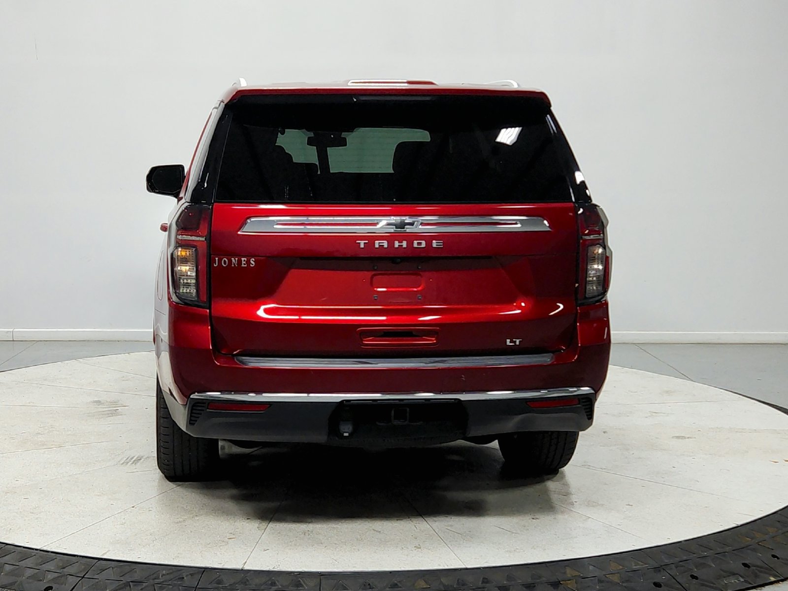 Used 2023 Chevrolet Tahoe LT w/ Luxury Package RWD image 7