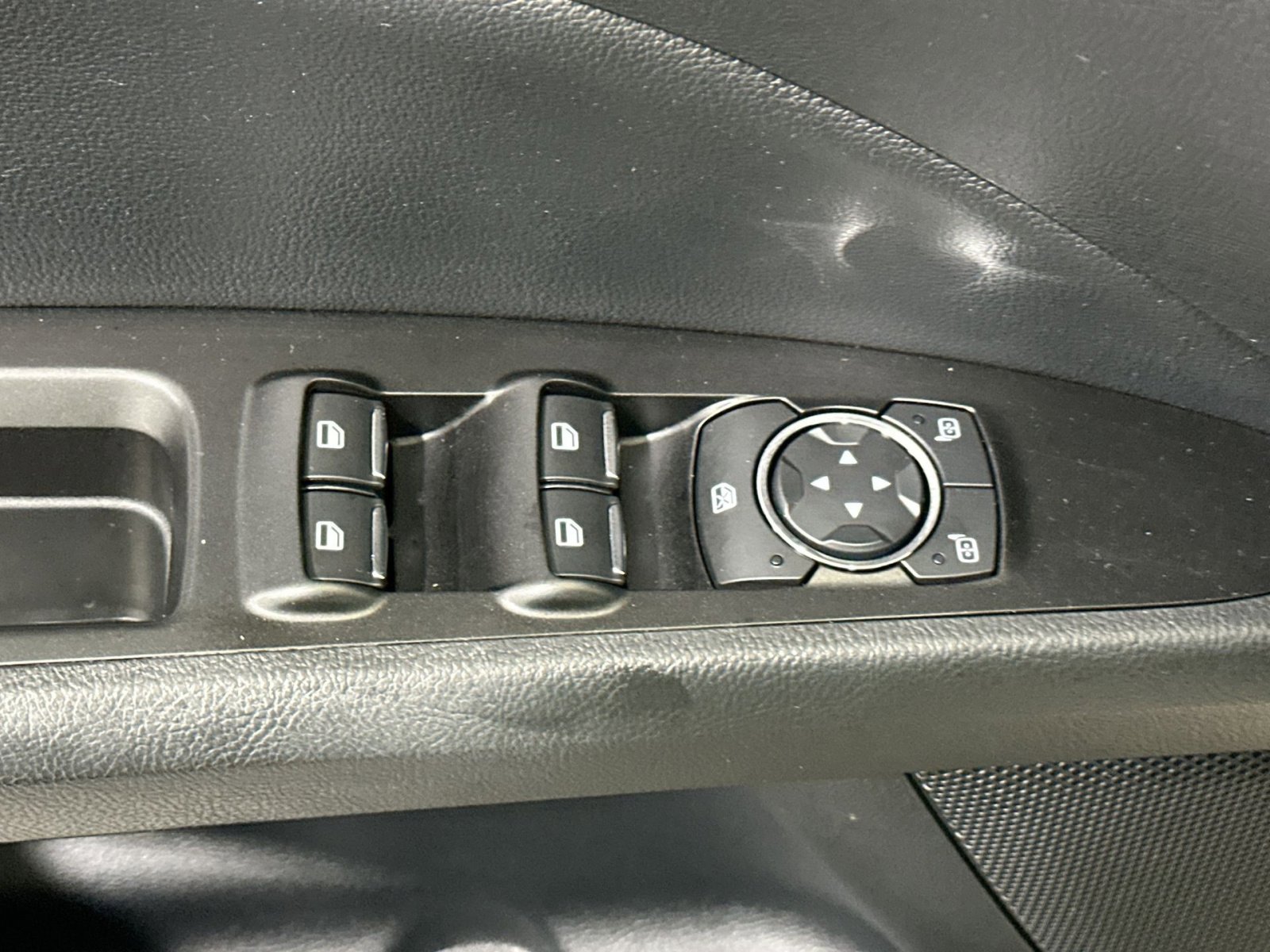 Used 2019 Ford Fusion SEL image 16