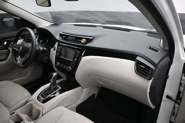 Used 2019 Nissan Rogue Sport SV w/ Technology Package AWD/4WD image 9