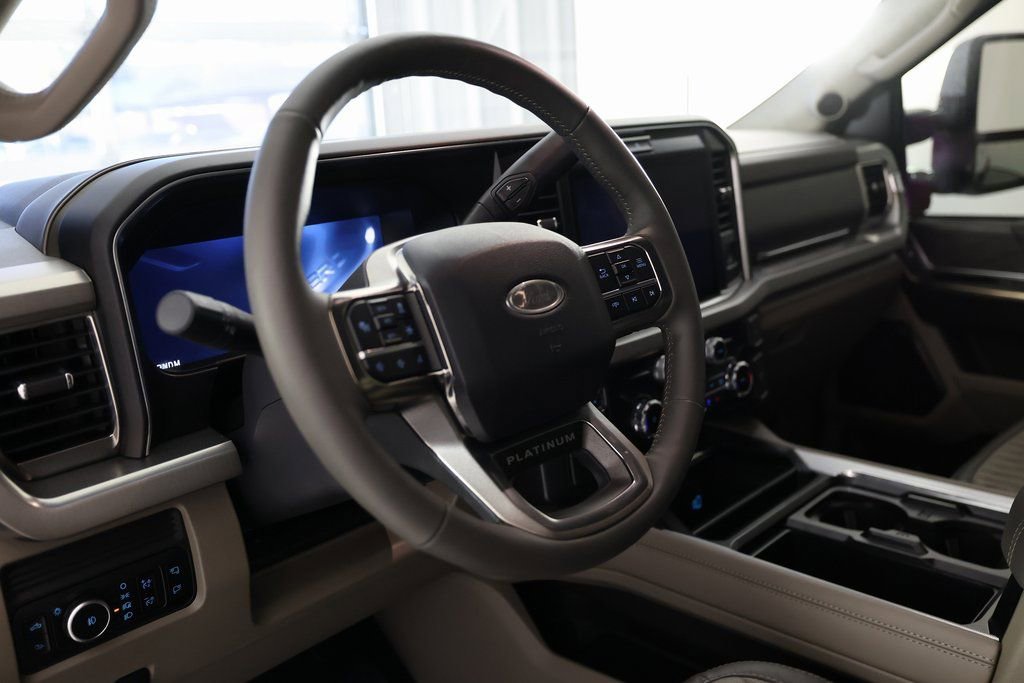 Used 2025 Ford F450 Platinum w/ Platinum Plus Package image 16