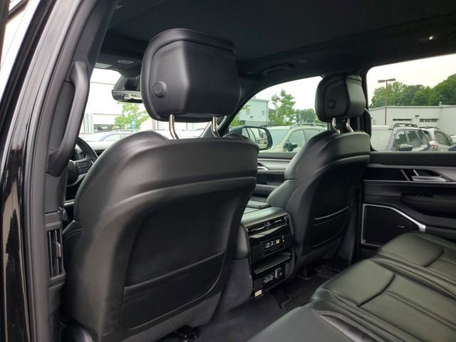 Certified 2024 Jeep Wagoneer Series II AWD/4WD image 13