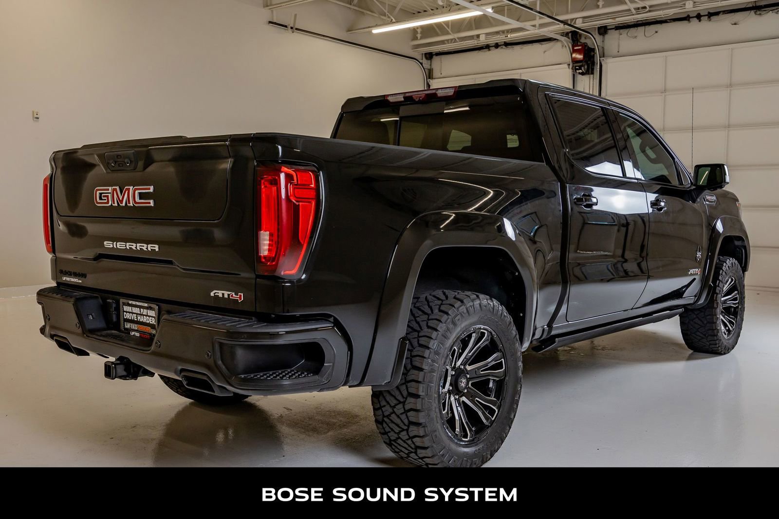 Used 2022 GMC Sierra 1500 AT4 w/ AT4 Premium Package AWD/4WD image 9