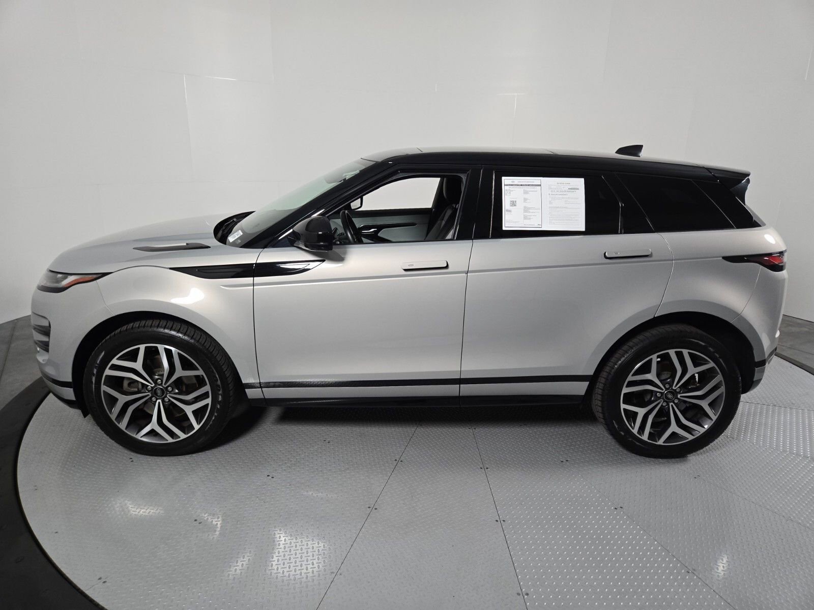 Used 2023 Land Rover Range Rover Evoque R-Dynamic SE AWD/4WD image 33