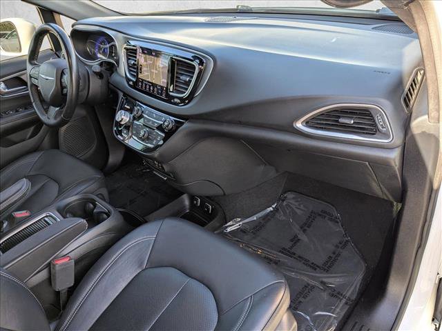 Used 2018 Chrysler Pacifica Touring-L Plus w/ S Appearance Package image 24