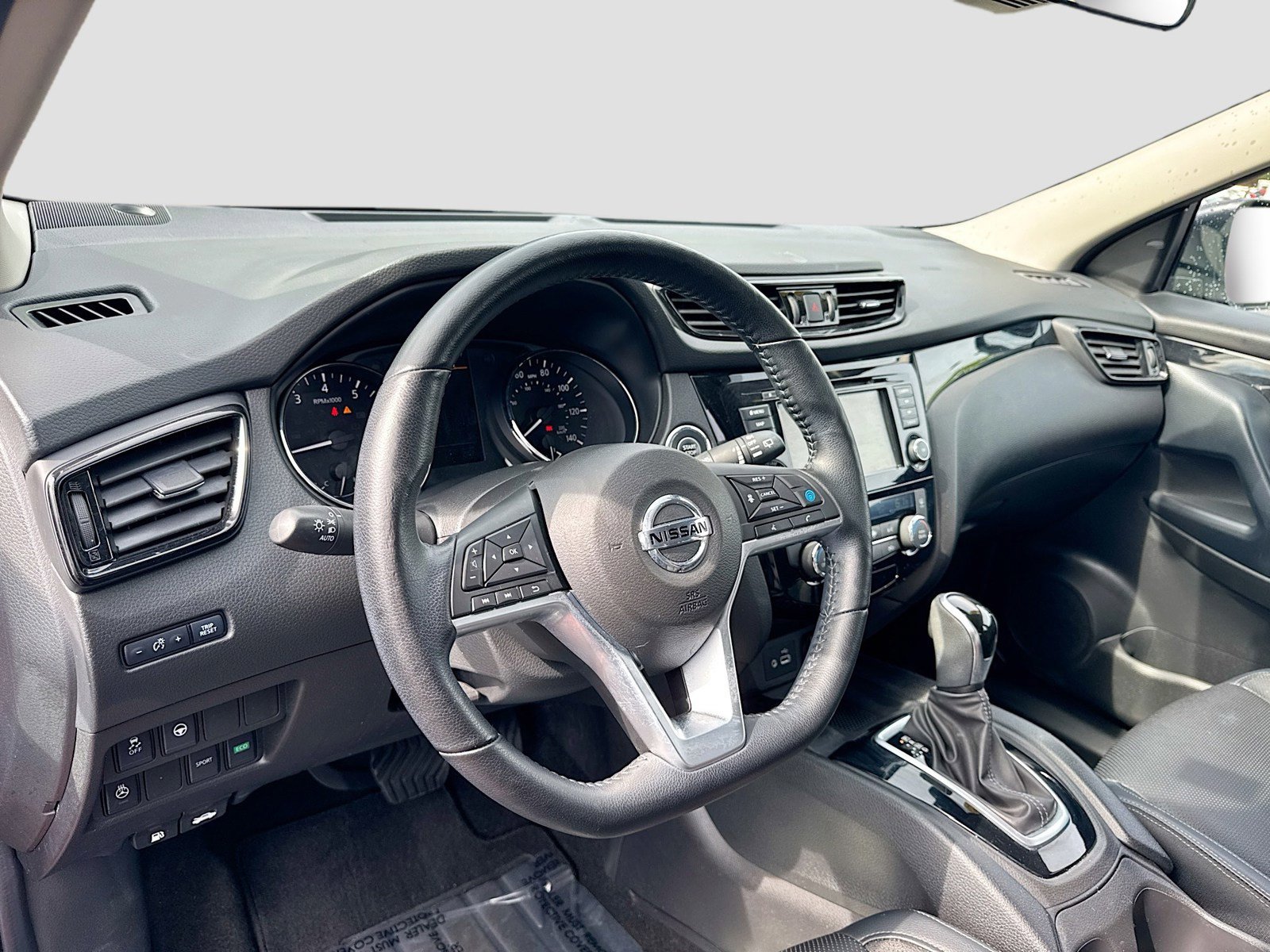 Used 2022 Nissan Rogue Sport SL FWD image 9