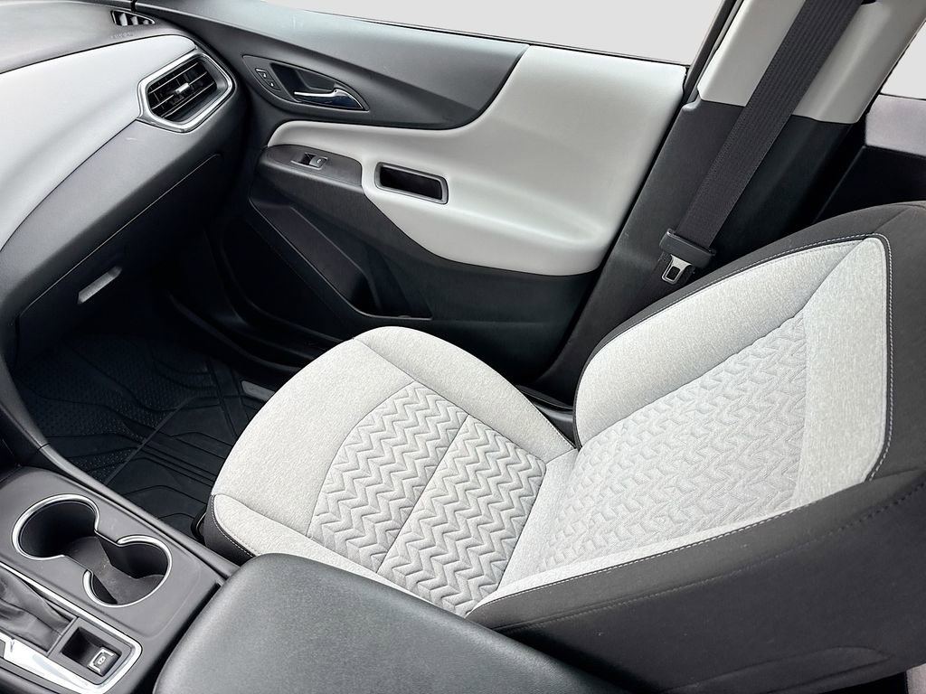 Used 2022 Chevrolet Equinox LS w/ LS Convenience Package image 21