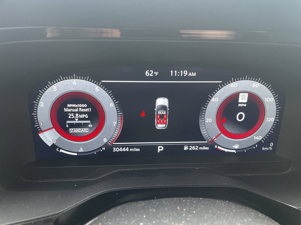 Used 2024 Nissan Pathfinder Platinum image 17