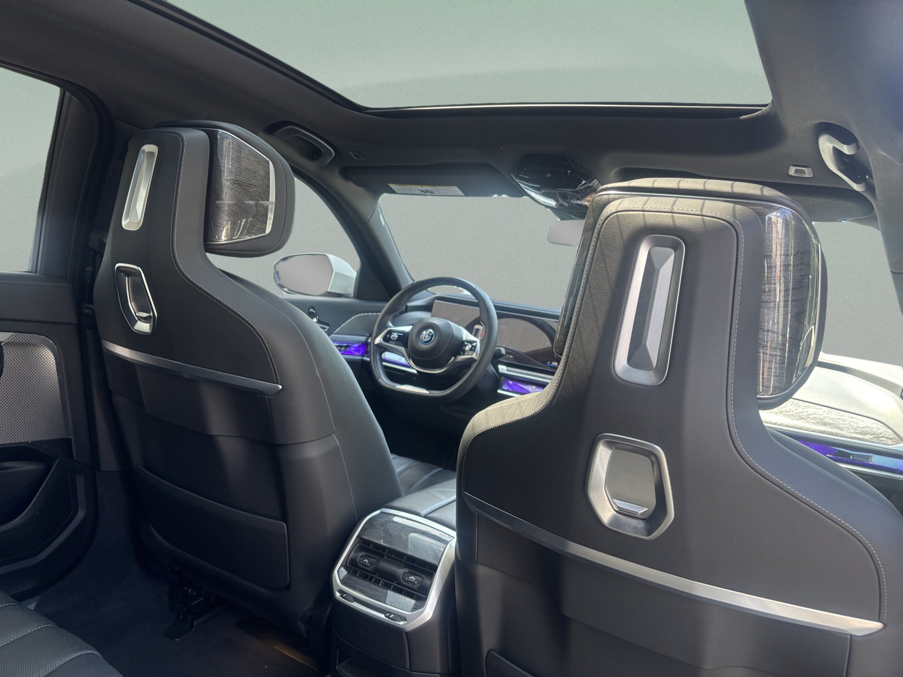 Certified 2023 BMW i7 xDrive60 AWD/4WD image 29