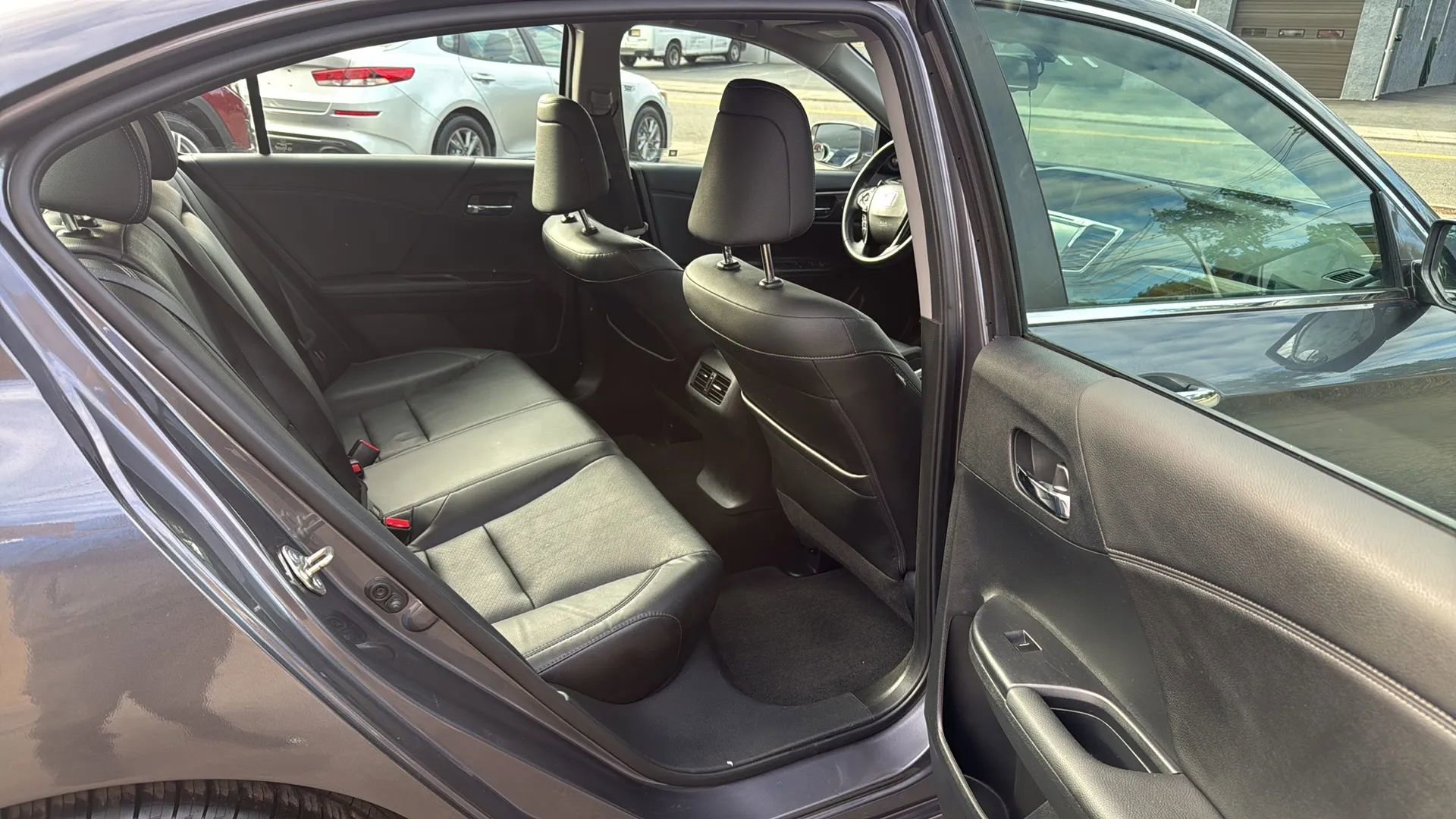 Used 2017 Honda Accord EX-L image 26