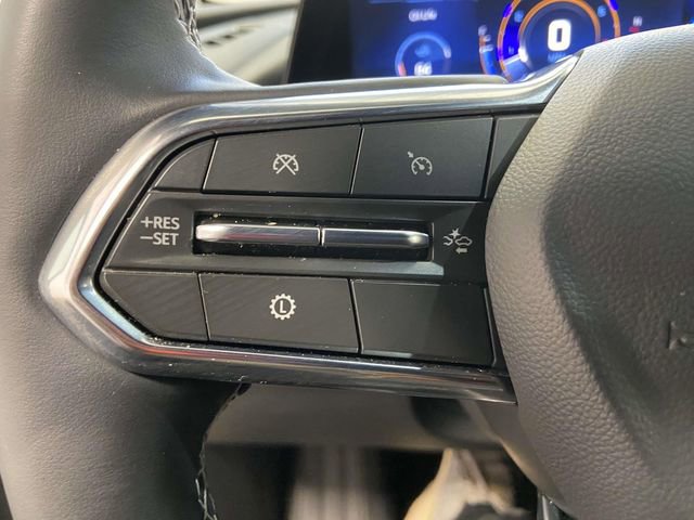 Used 2025 Chevrolet Traverse LT image 18