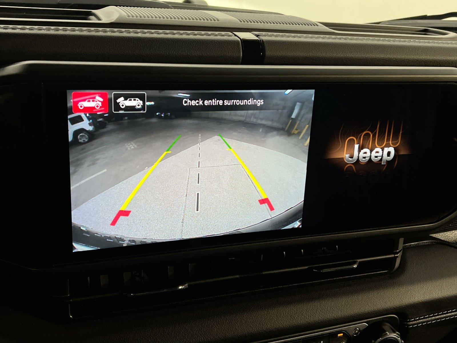 Used 2024 Jeep Wrangler Unlimited Rubicon w/ Technology Group image 23