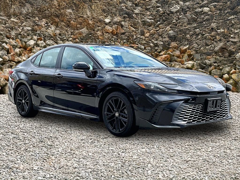 Used 2025 Toyota Camry SE FWD image 9