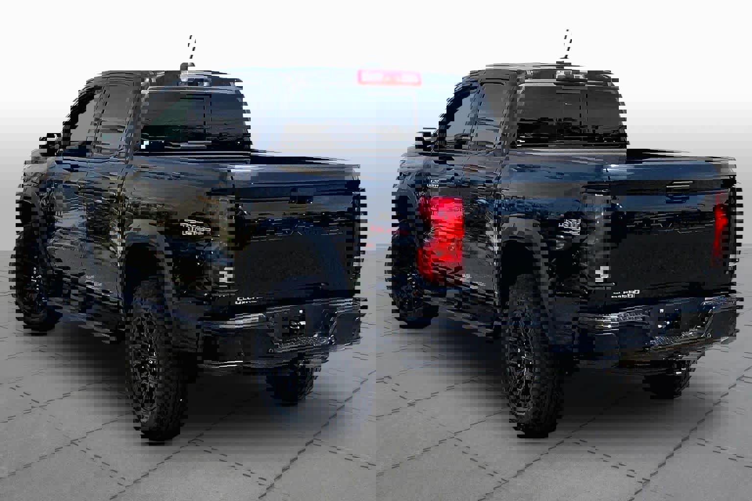 Used 2023 Chevrolet Colorado Trail Boss w/ Technology Package AWD/4WD image 12