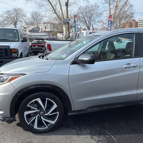 Certified 2019 Honda HR-V Sport image 3