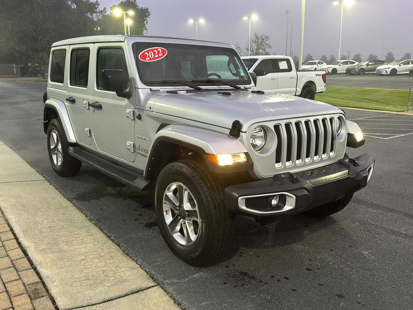 Used 2022 Jeep Wrangler Unlimited Sahara w/ Cold Weather Group image 6