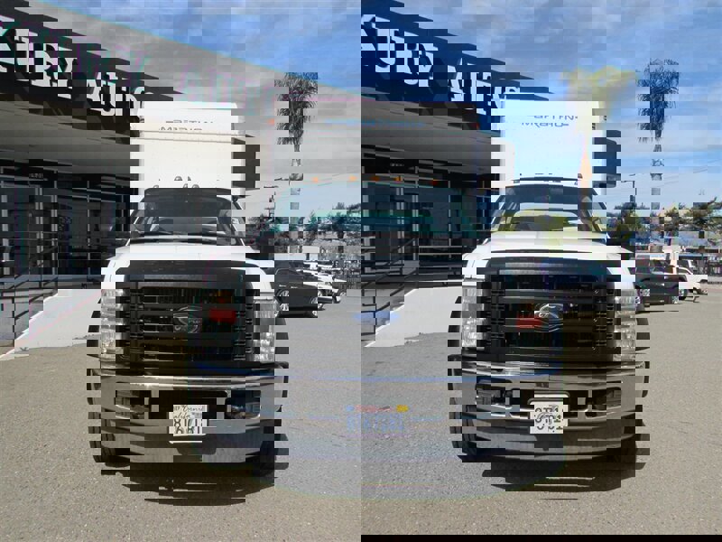 Used 2008 Ford F550 2WD Super Cab Super Duty image 3