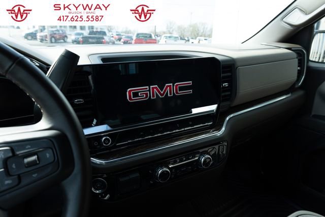 Used 2025 GMC Sierra 1500 SLE image 12