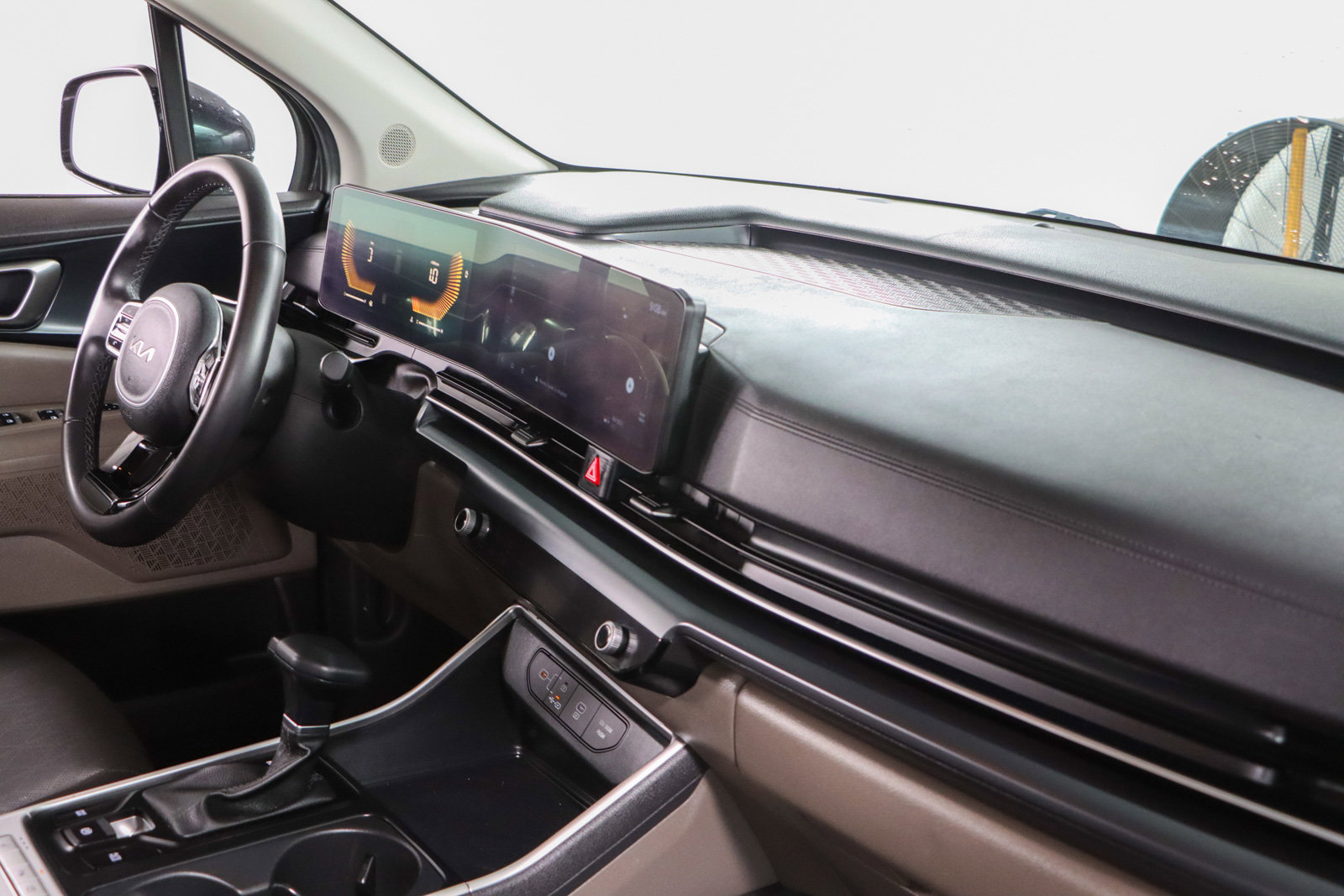 Used 2025 Kia Carnival image 26