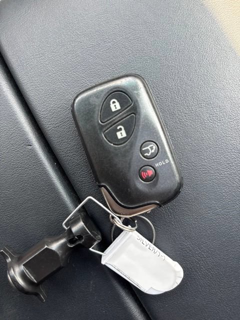 Used 2011 Lexus LX 570 4WD image 25