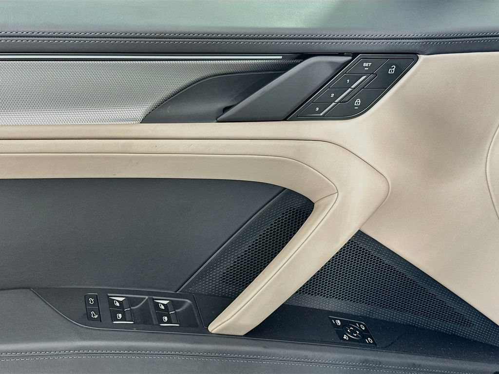 New 2026 Porsche Cayenne Electric AWD/4WD image 20