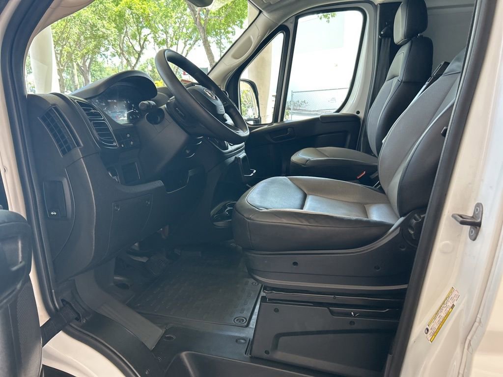 Used 2025 RAM ProMaster 2500 w/ Convenience Group FWD image 5