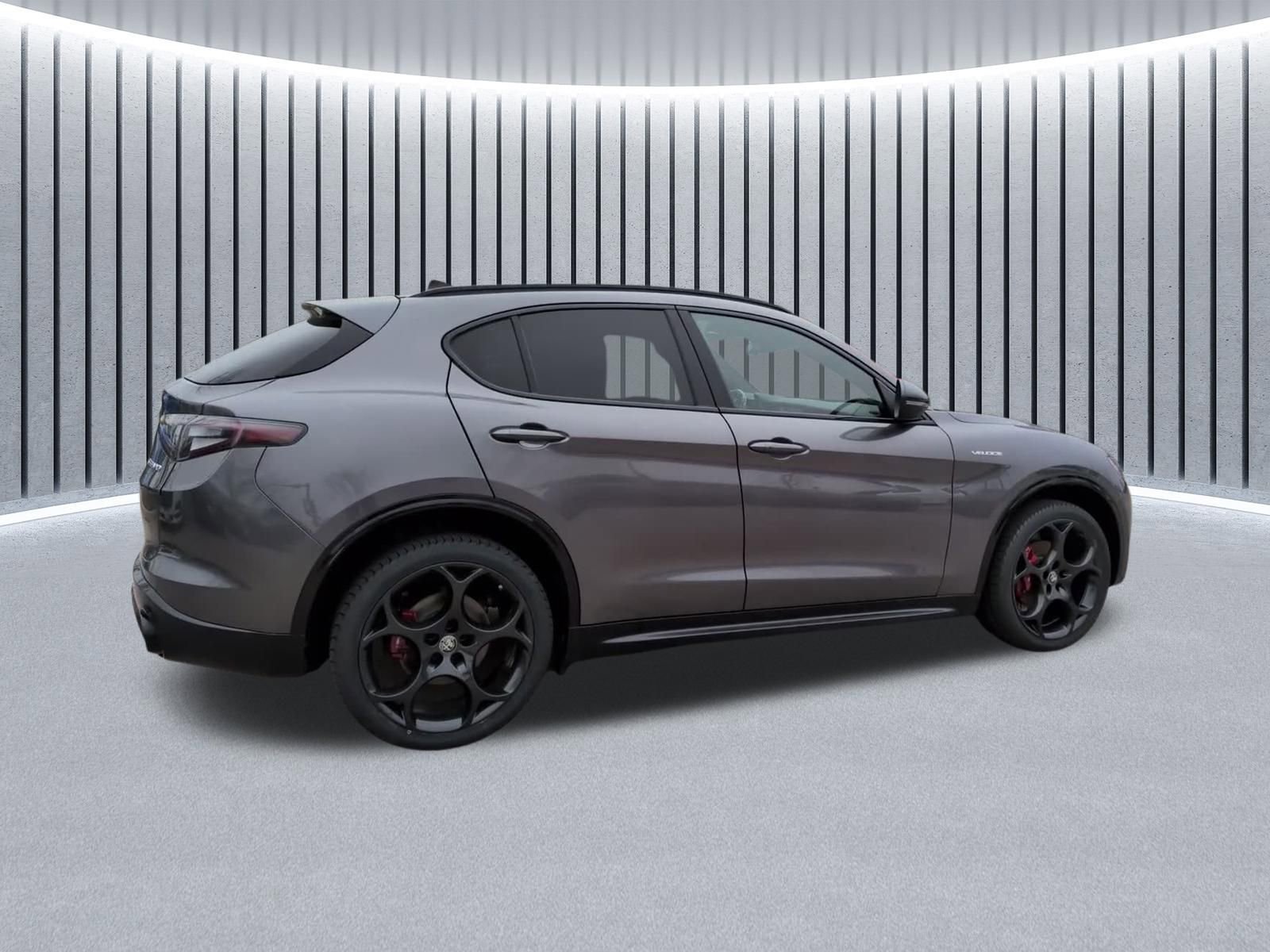 Used 2024 Alfa Romeo Stelvio Veloce AWD/4WD image 7