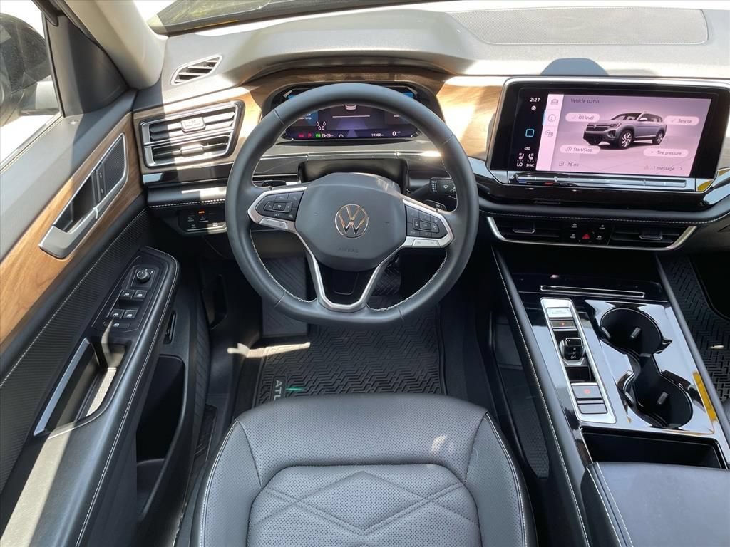 Used 2024 Volkswagen Atlas SE FWD image 3