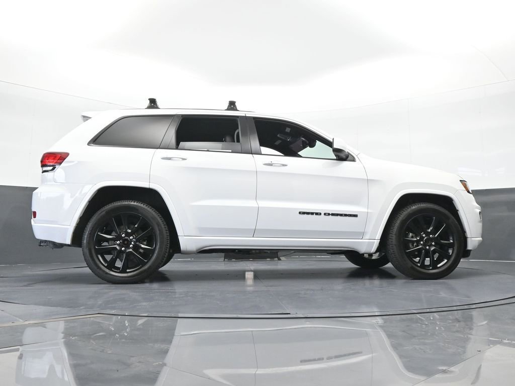 Used 2018 Jeep Grand Cherokee Altitude image 56