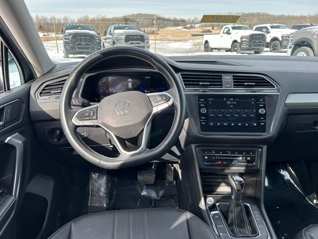 Used 2023 Volkswagen Tiguan SE image 10