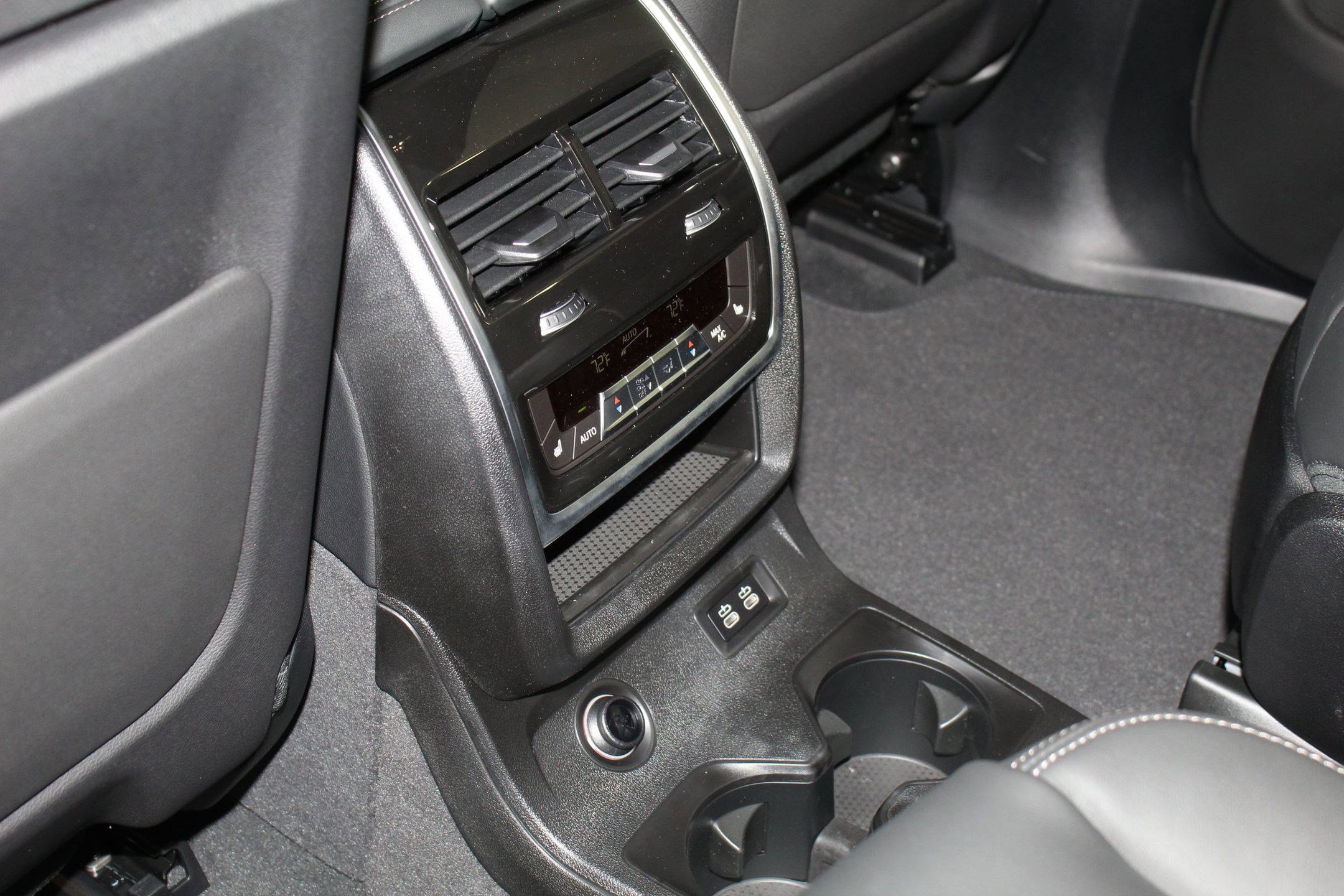 New 2026 BMW X7 M60i image 28