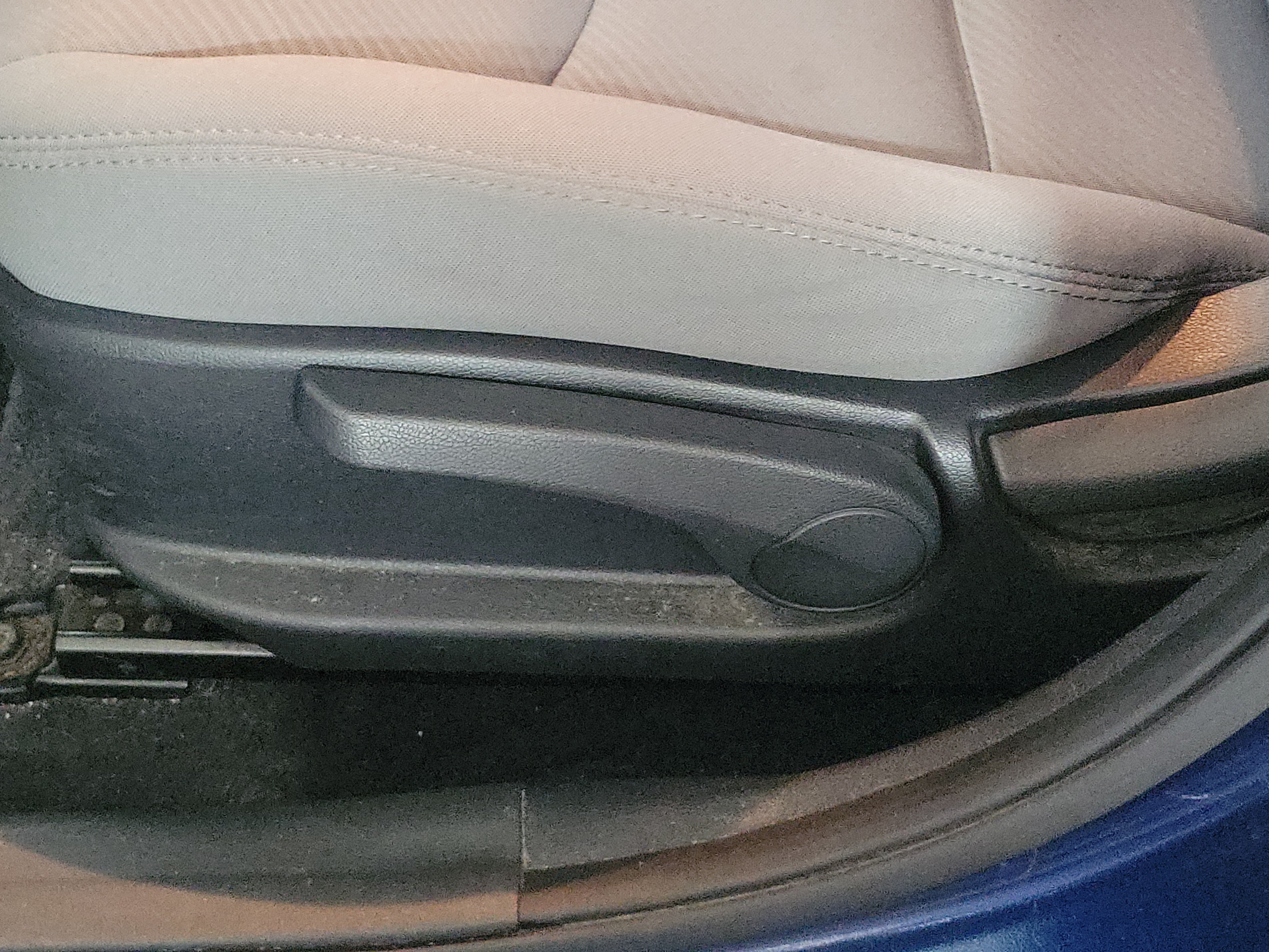 Used 2013 Hyundai Elantra GLS FWD image 17