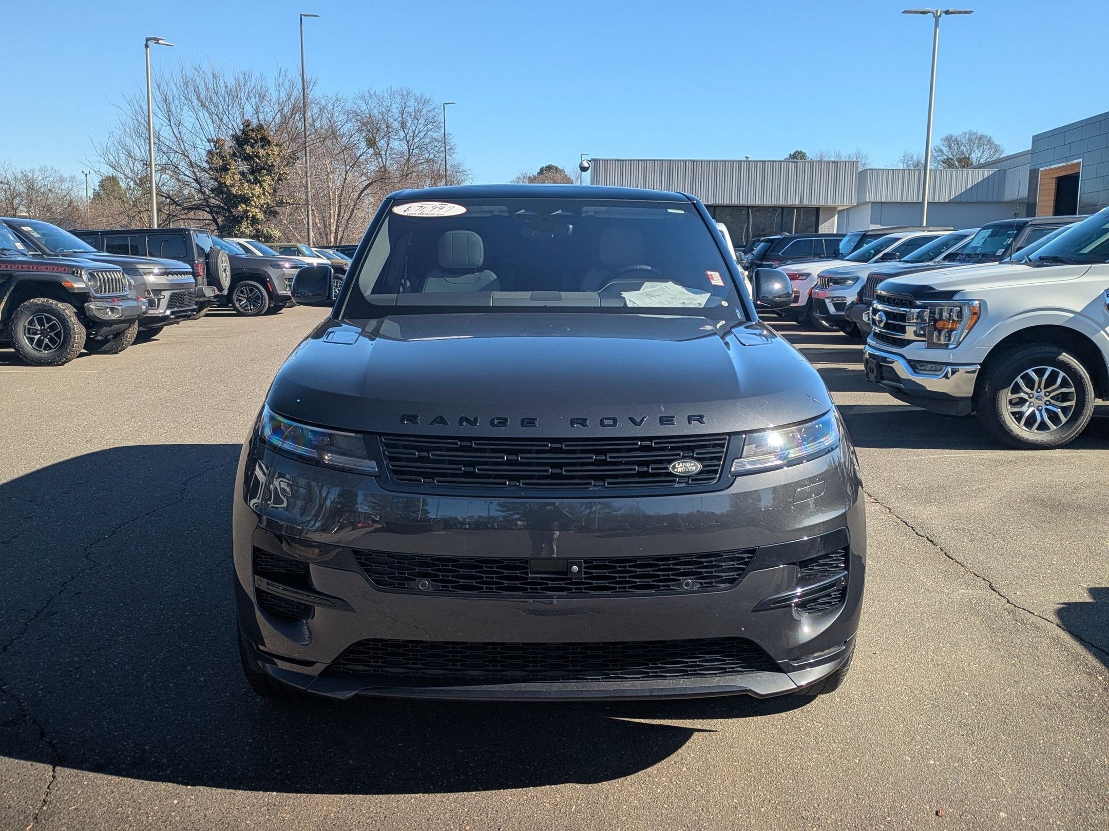 Used 2023 Land Rover Range Rover Sport SE Dynamic image 2