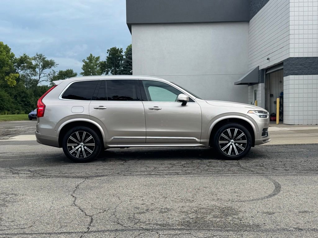 Used 2023 Volvo XC90 B5 Plus image 2