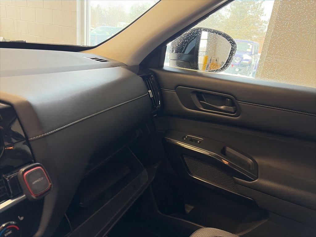 Used 2023 Nissan Pathfinder SV w/ Cargo Package image 40