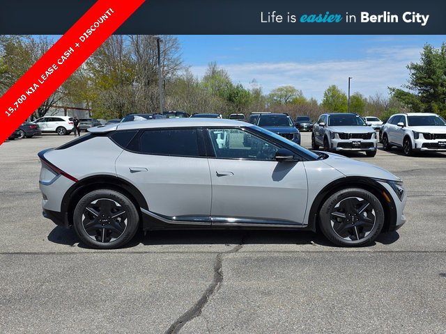 New 2025 Kia EV6 Wind image 8