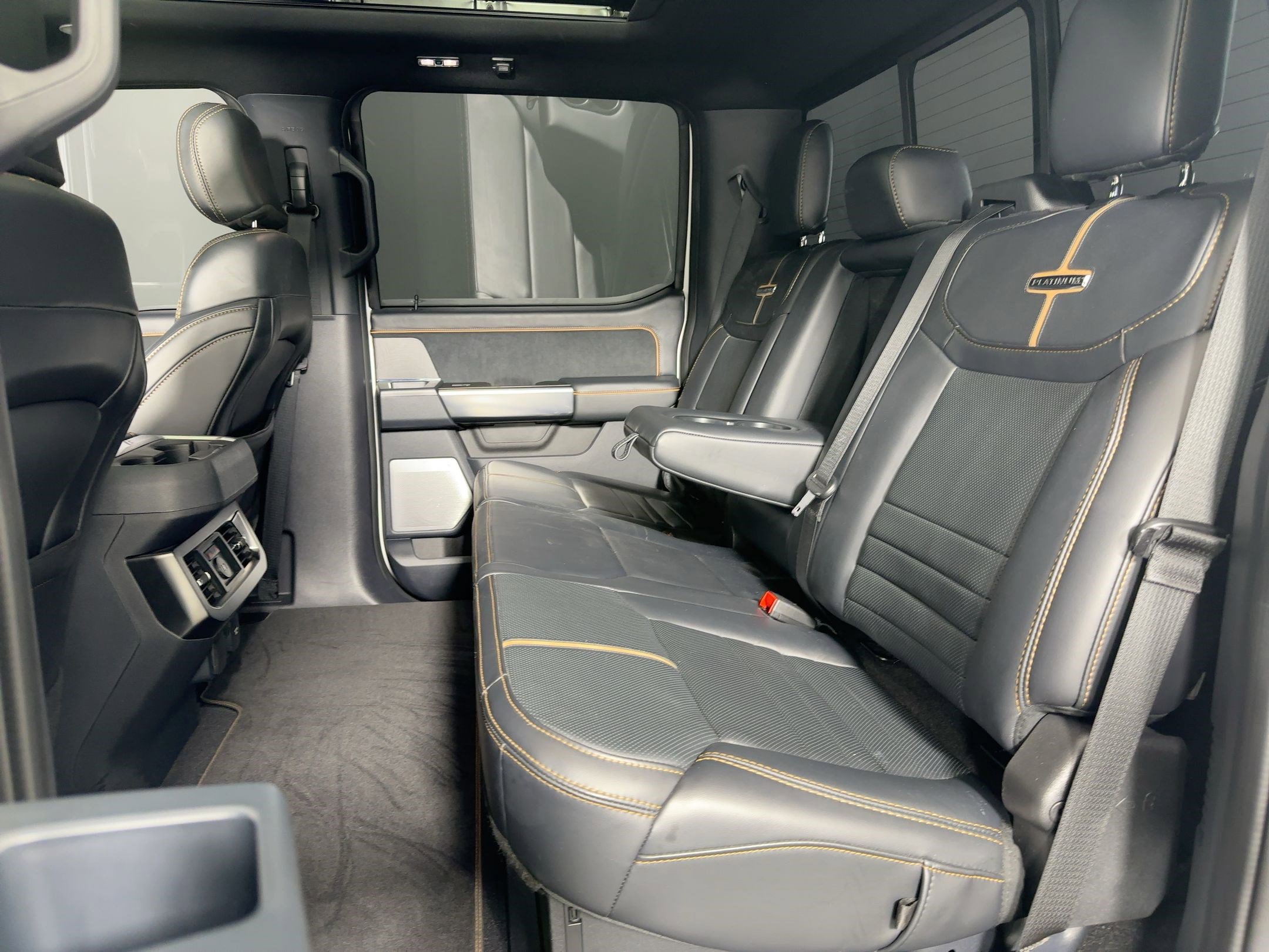 Used 2024 Ford F250 Platinum image 11