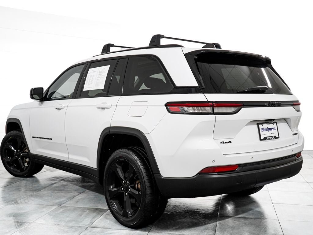 Used 2023 Jeep Grand Cherokee Limited w/ Black Appearance Package AWD/4WD image 5