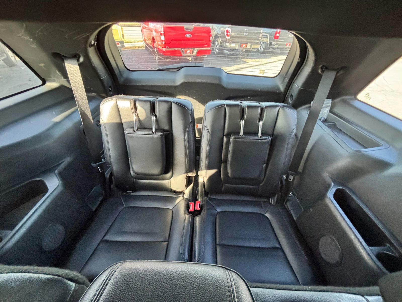 Used 2017 Ford Explorer XLT w/ Equipment Group 202A AWD/4WD image 16