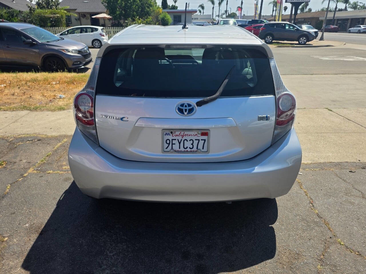 Used 2013 Toyota Prius C Two image 5