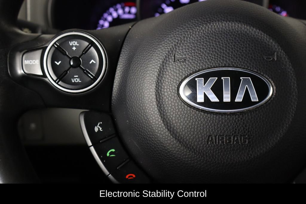 Used 2015 Kia Soul + image 7