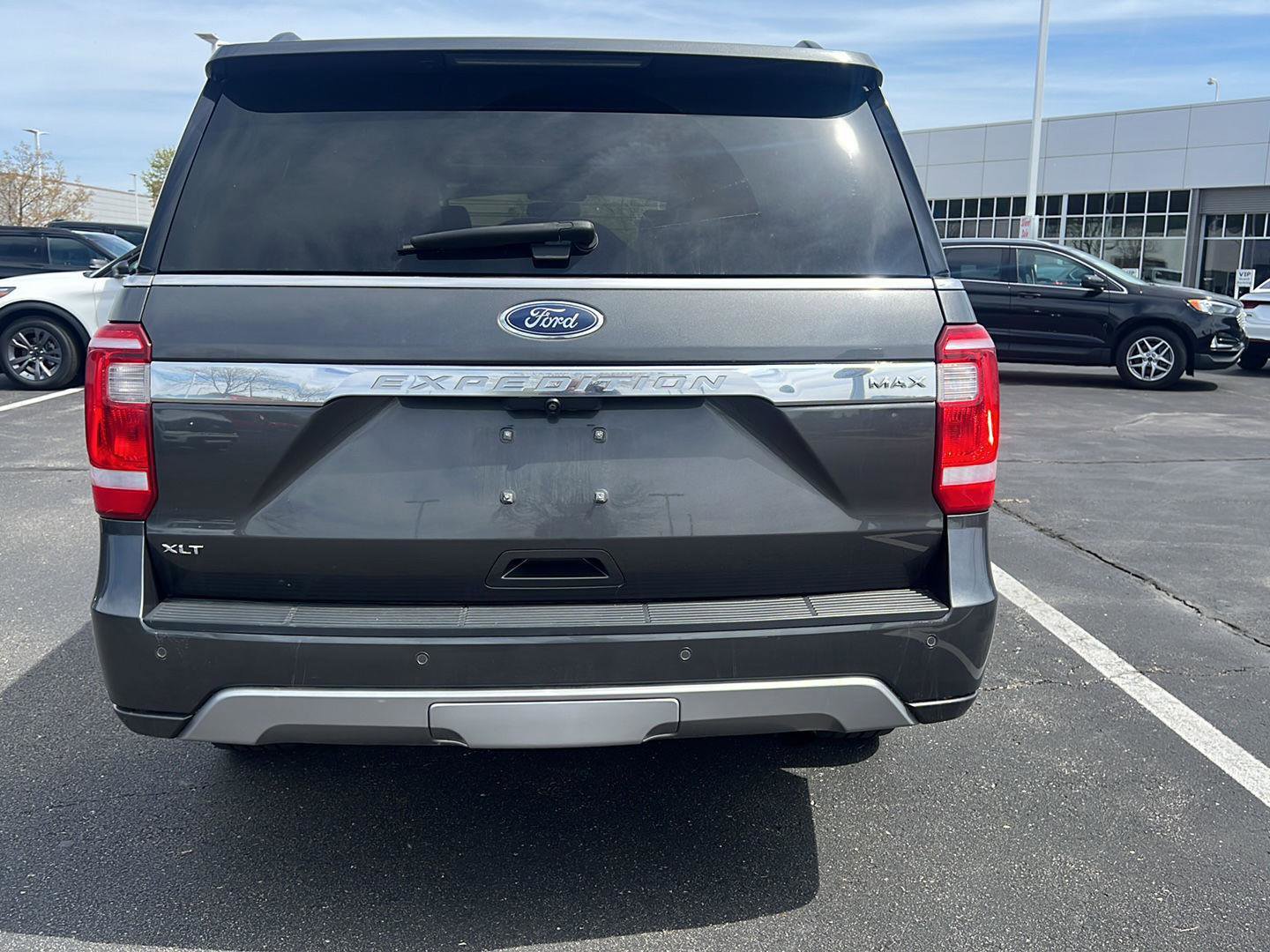 Used 2020 Ford Expedition Max XLT w/ Equipment Group 202A AWD/4WD image 8