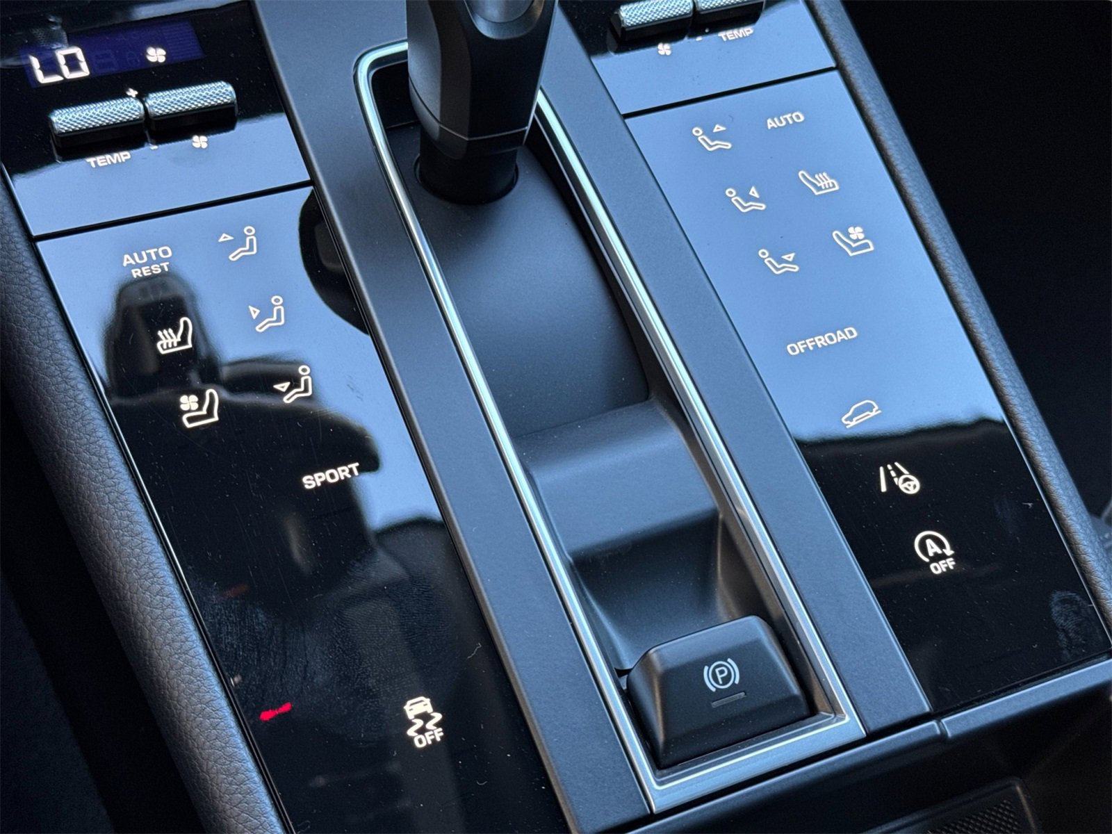 New 2026 Porsche Macan image 22