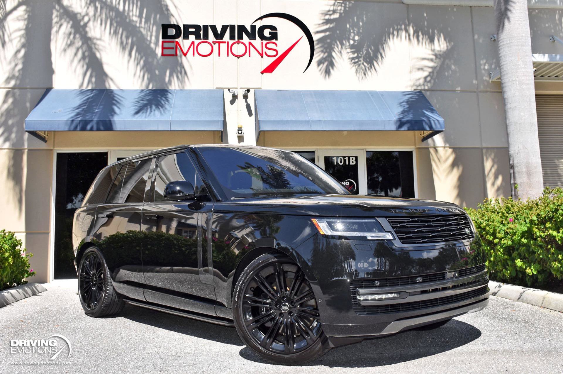 Used 2023 Land Rover Range Rover SE image 1