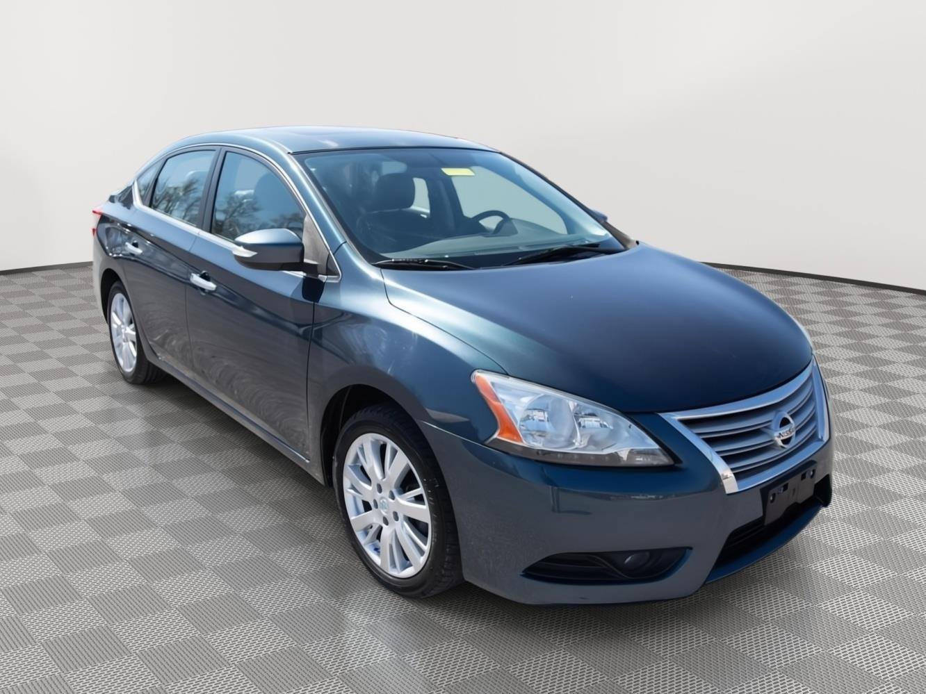 Used 2014 Nissan Sentra SL w/ Premium Package image 3